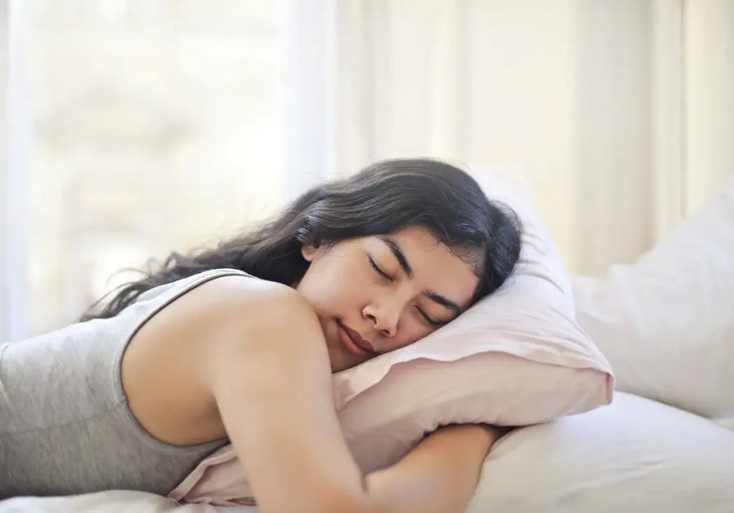 Poduszki dla alergików – terapeutyczne działanie bursztynu