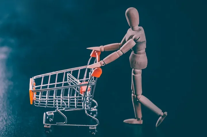 Sztuczna inteligencja w e-commerce – rewolucja w obsłudze zamówień i reklamacji