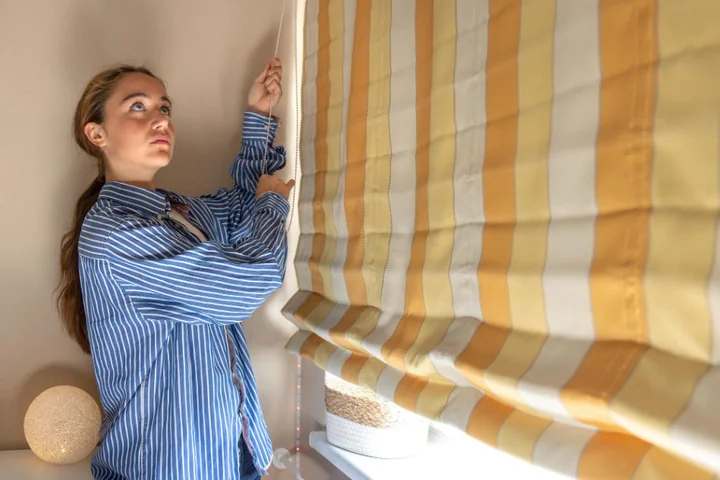 Jak prać i czyścić rolety rzymskie?