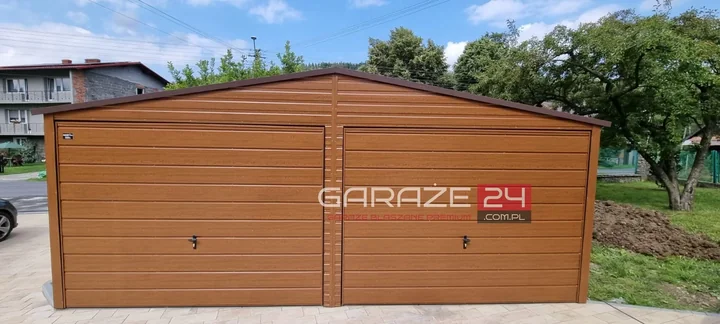 Garaż dwustanowiskowy 6x5 z dachem dwuspadowym – estetyczny wybór