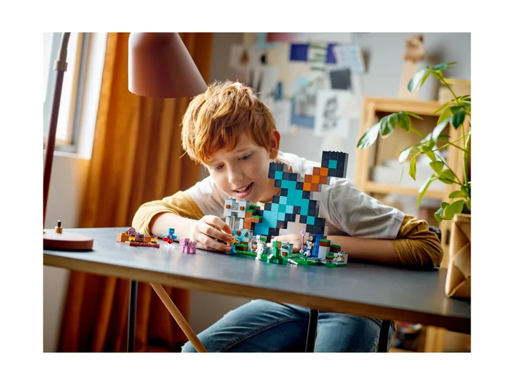 Obraz do artykułu: LEGO Minecraft – jak zbudować własny świat i nie pogubić się w ofercie zestawów?