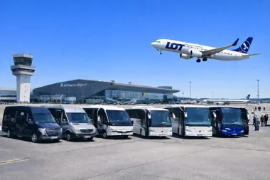 Obraz do artykułu: Bus na lotnisko Katowice-Pyrzowice — jak zaplanować transport grupy z Gliwic i aglomeracji?