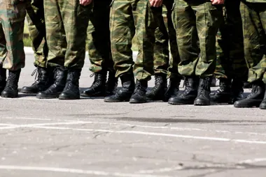 Gdzie kupić mundur wojskowy? Przewodnik po profesjonalnej odzieży taktycznej
