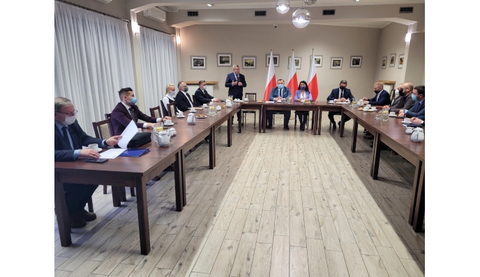 Spotkanie G-8 w Wilczy, czyli budowa dróg gwarantuje rozwój