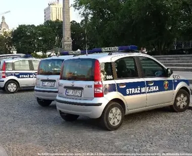 Zgubił się na Raciborskiej - strażnicy odprowadzili go pod same drzwi