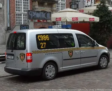 Na DTŚ kierowcy zatrzymali auta - starsza kobieta była zagubiona