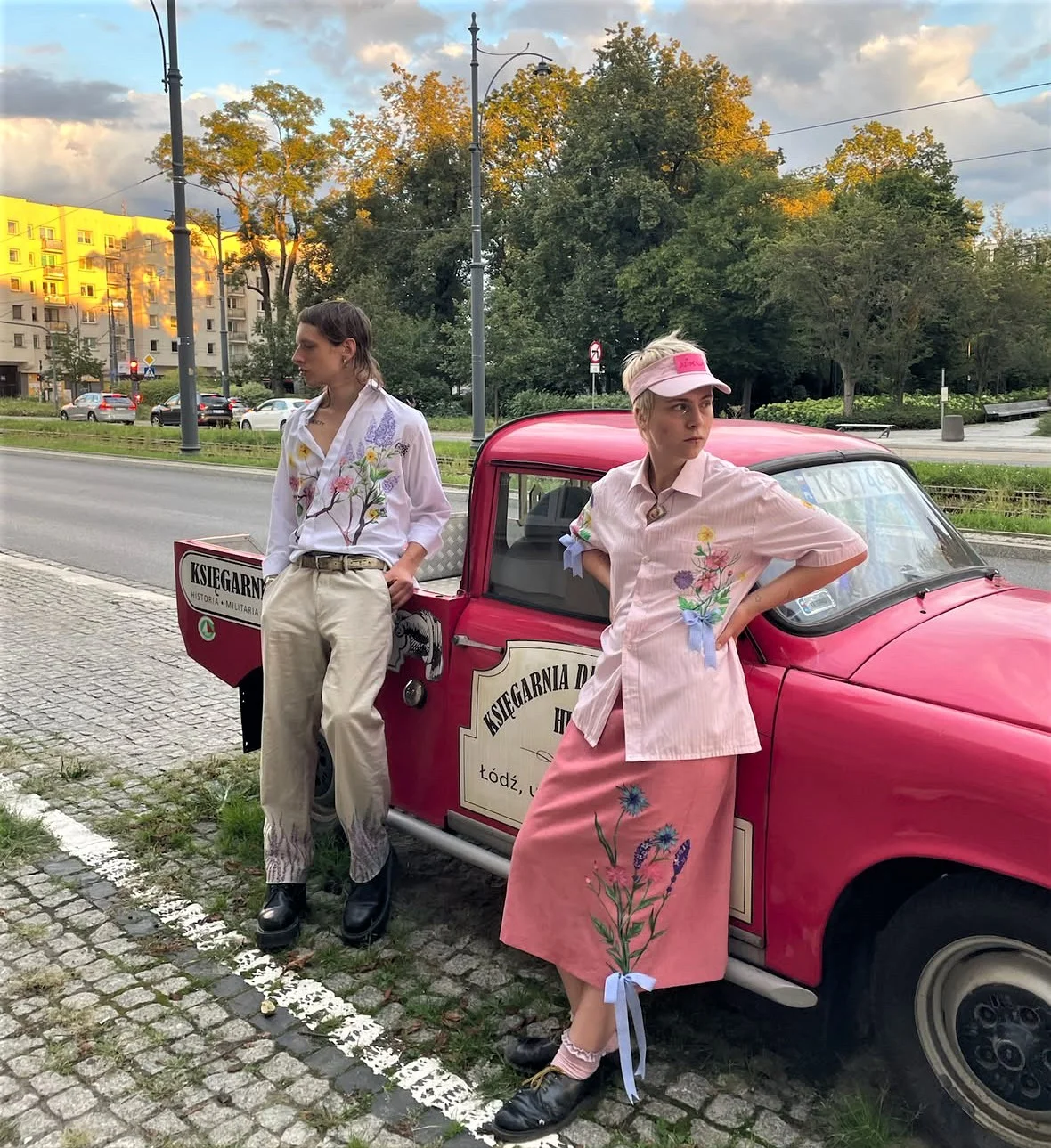 Grafika promocyjna wydarzenia Moda cyrkularna, czyli nowoczesne podejście do ekologii. Zobacz wyjątkowy pokaz mody