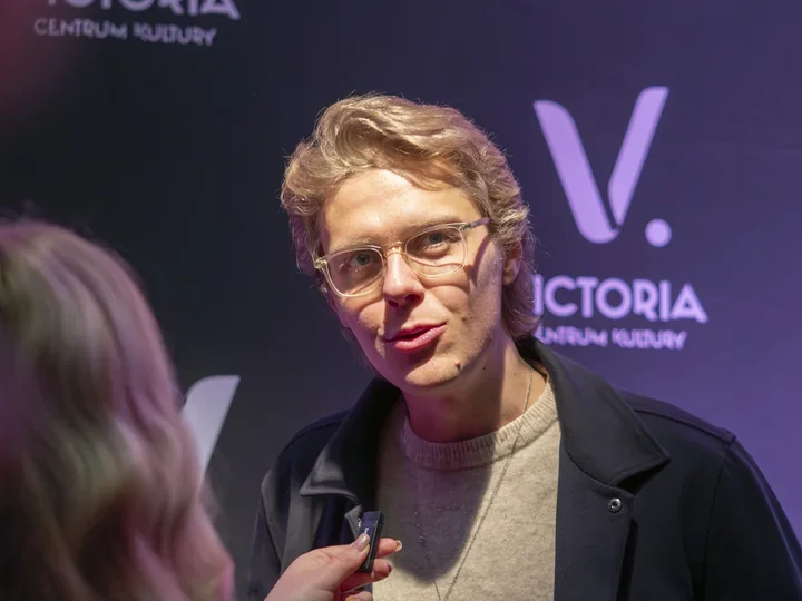 Jakub Gierszał jako niechciany bohater – „Pojedynek” przyciągnął widzów do AMOK-u