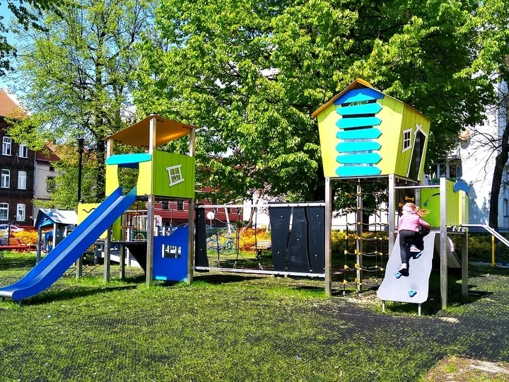 Wiosenne spacery w Gliwicach zyskają 18 nowych toalet w parkach i skwerach