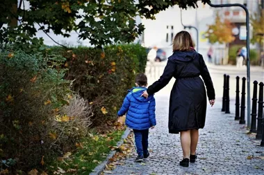 Rodzina zastępcza także dla osób samotnych. W Gliwicach przypominają o tej możliwości