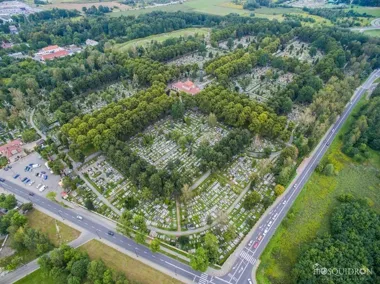 Cmentarz Centralny zyska 1000 nisz urnowych i nowe miejsca postojowe
