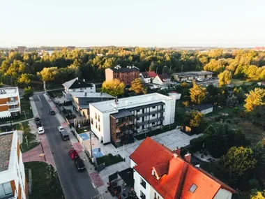 Drewniany budynek przy Górnej pomieści 11 mieszkań na wynajem