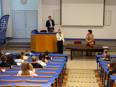 Z 294 uczniów zostało 39. W Gliwicach trwa walka o mistrza ortografii