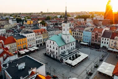 Między 6 – 25 Stacja Artystyczna Rynek pokazuje drogę młodych twórców