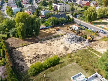 Staw Szuwarek w Łabędach zmieni otoczenie. Ruszyła budowa strefy rekreacji