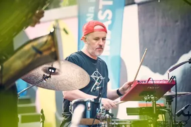 Jazz, elektronika i rock wracają do Ruin Teatru Victoria na True Tone Festival