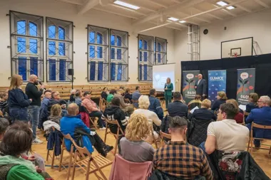 Prezydent spotkała się z mieszkańcami Szobiszowic – rozmowy o drogach, zieleni i parkingach