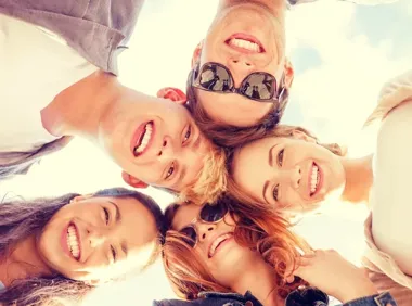 Plakat uczniów ma przypomnieć, że wybór bez używek wciąż ma moc