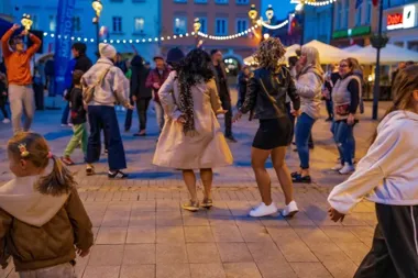 Na Rynku znów zabrzmi muzyka. Gliwickie Potańcówki wracają na Dzień Europy