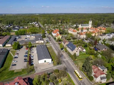 Na Strzelców Bytomskich rośnie ciąg pieszo-rowerowy, a wahadło się wydłuża