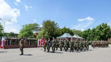 Sztandar dla wojskowej jednostki i krótkie utrudnienia na gliwickich ulicach