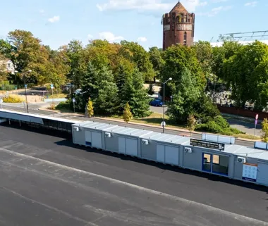 Targowisko przy Lipowej znów działa. Kupujący wracają na nową nawierzchnię
