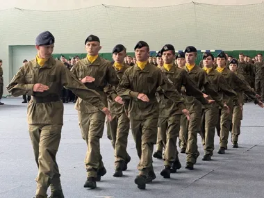 Awanse w klasach mundurowych. Liczyły się nauka, dyscyplina i zaangażowanie