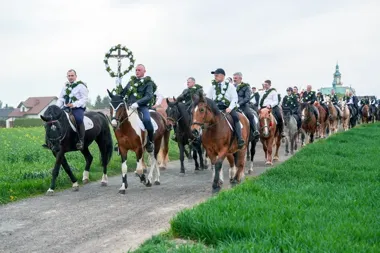 W Ostropie rusza procesja, która od wieków łączy wiarę i pola