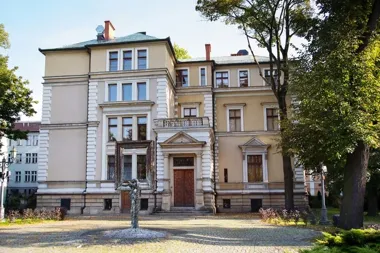 Chemiczka wyjaśni, dlaczego woda podtrzymuje życie. Wykład w Willi Caro
