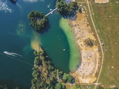 Zakaz kąpieli w Jeziorze Czechowickim. Ośrodek nadal przyjmuje gości