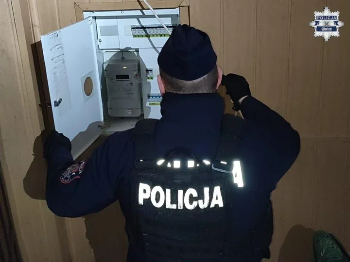 56-latek w Gliwicach omijał licznik - policja wykryła kradzież prądu