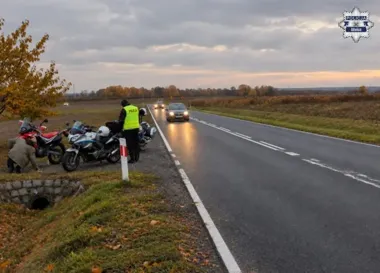 Motocyklista uniósł przednie koło na parkingu w Gliwicach. Interweniowała drogówka