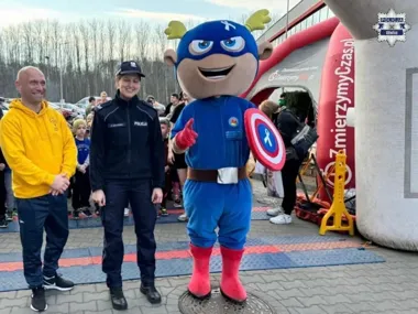 Komenda włącza się w szkolny bieg - policjanci zabezpieczali Tropem Wilczym