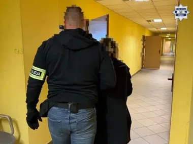 Z mieszkania zmarłego zniknęła biżuteria - policja znalazła ją u opiekunki