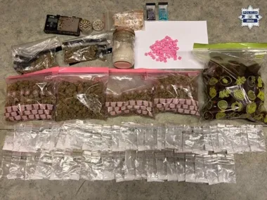 Piekł ciasteczka z marihuaną - w mieszkaniu znaleziono pół kilograma narkotyków