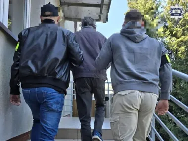 W Knurowie pomylił auta i rozbił szyby sąsiadowi