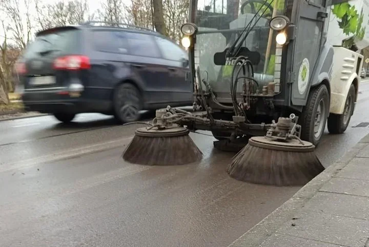 Gliwice po zimie wchodzą w wielkie mycie ulic i chodników