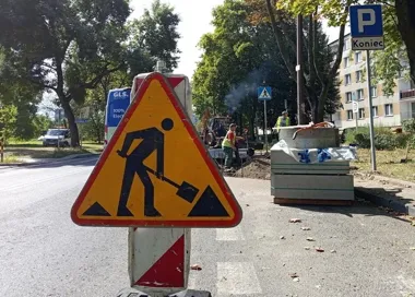 Drogowcy pracują w kilku częściach Gliwic i łatają codzienne usterki