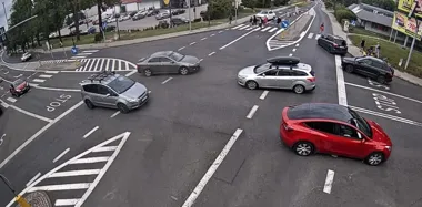 Powrót do szkół zwiększy ruch. Na pełną modernizację świateł trzeba poczekać
