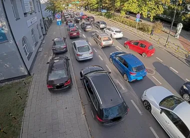 Korek na Wrocławskiej nie przez światła. Zdecydowało zdarzenie drogowe