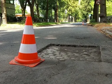 Zima zostawiła ślad na asfalcie – gdzie w Gliwicach remontują ulice