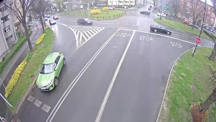 Na skrzyżowaniu Kościuszki, Kochanowskiego i Nowy Świat światła są wyłączone